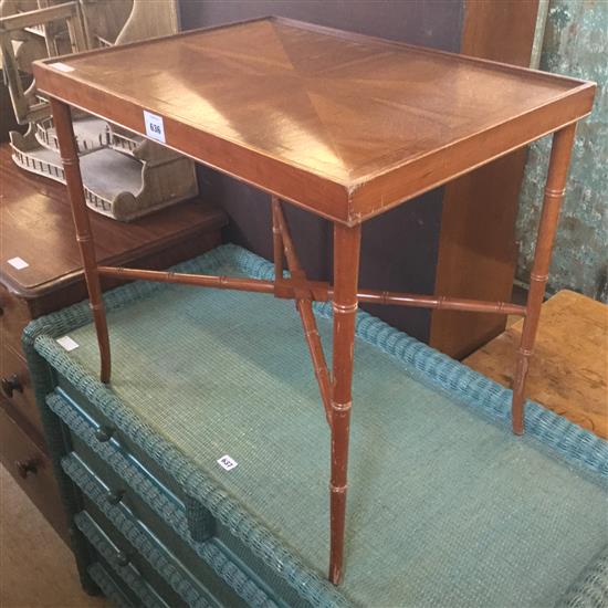 Yewwood occasional table(-)
